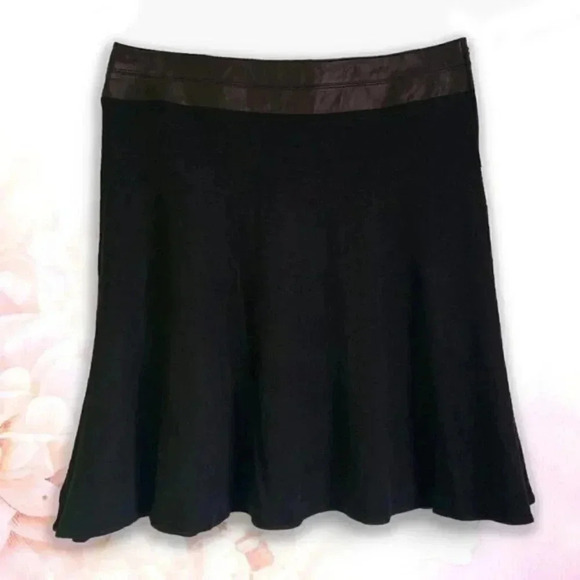 Danier Leather Trim Mini Skirt - Picture 1 of 4
